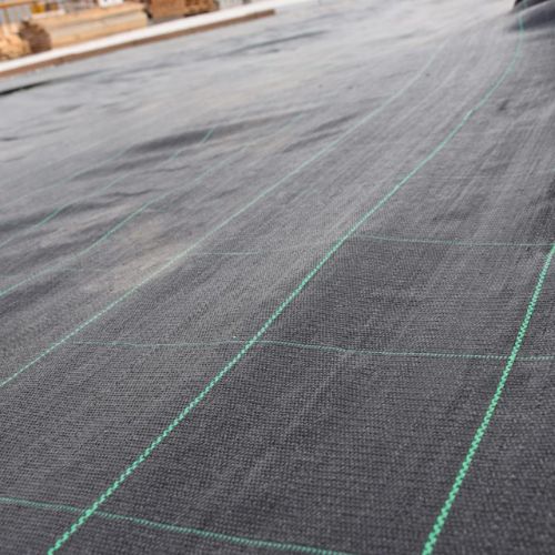 Malla-Antihierbas-105gr.-Negra-1,65x500-metros
